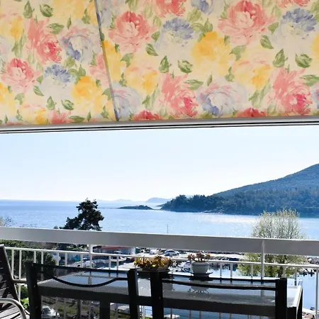 Διαμέρισμα Side Iii *